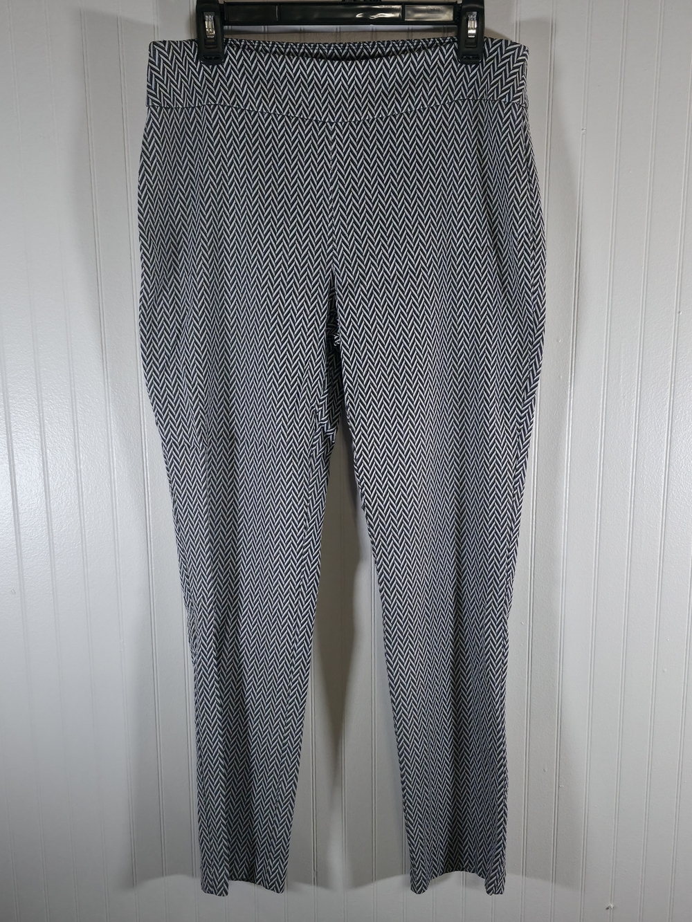Size 12 Cato Black & White Chevron Knit Pants